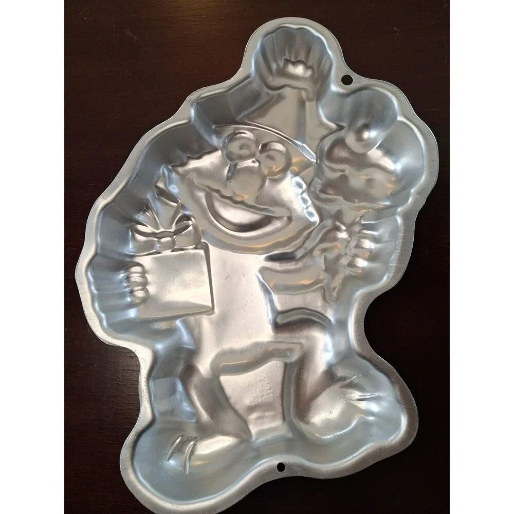 Wilton 1996 Sesame Street Elmo Cake Pan 2105-4298 Vintage Birthday